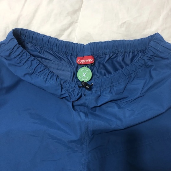 Supreme - Picture 5 of 10